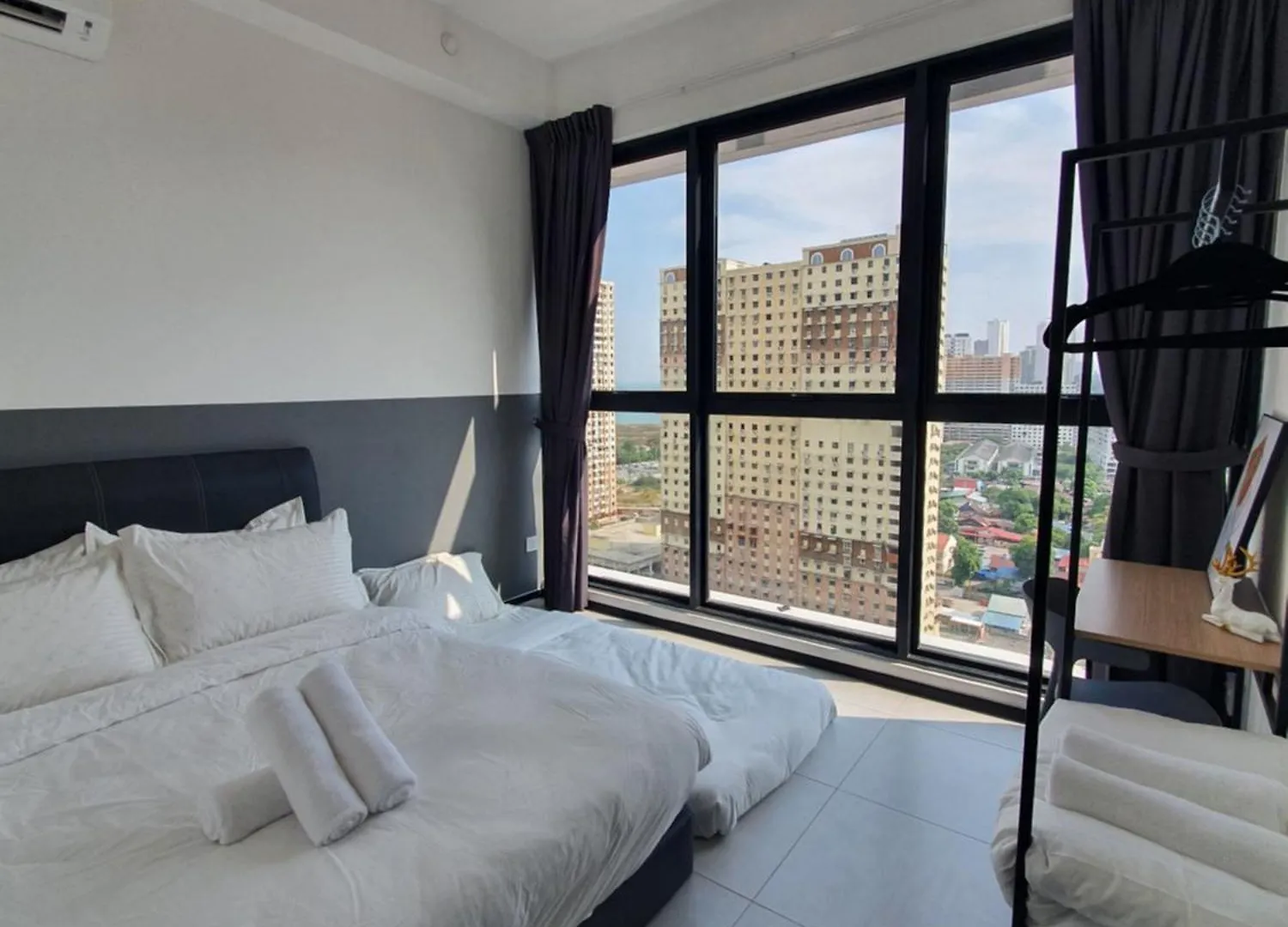 View Of Whole Georgetown Sea&City View 3Br-12Pax Jelutong Malaysia