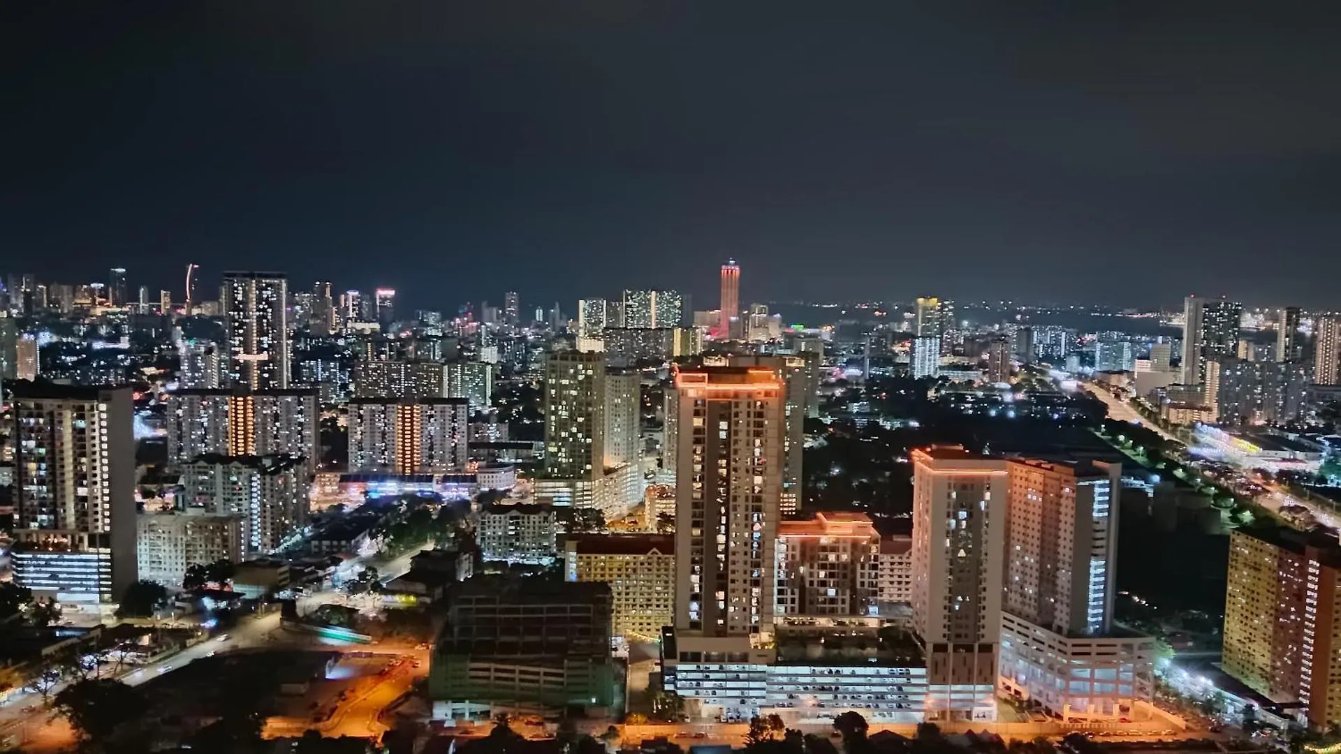 View Of Whole Georgetown Sea&City View 3Br-12Pax Jelutong Malajzia